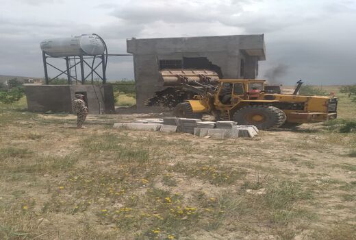 قلع و قمع ۲۳ ساخت‌وساز غیرمجاز در اراضی کشاورزی تاکستان