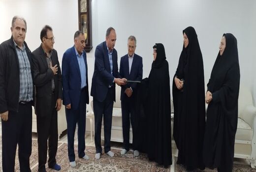 دیدار سرپرست جهاد کشاورزی آذربایجان غربی با خانواده‌های شهدا 