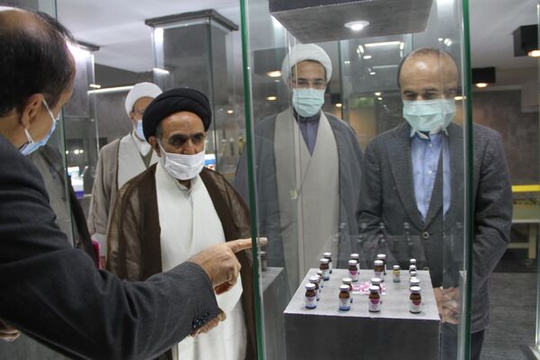 بازدید نماینده ولی فقیه از موسسه تحقیقات واکسن و سرم سازی رازی