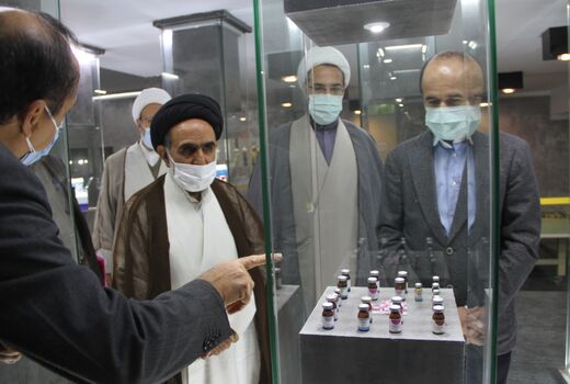 بازدید نماینده ولی فقیه از موسسه تحقیقات واکسن و سرم سازی رازی