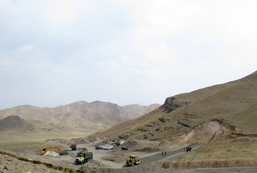 تسریع در عملیات بند رسوب‌گیری بتن غلطکی مرند