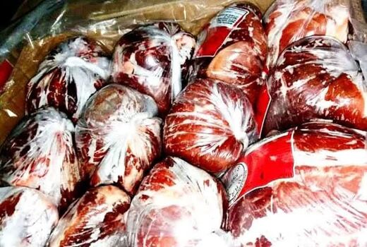 توزیع  ۷۰۰ کیلوگرم گوشت منجمد در فروشگاه های شهرستان کوهرنگ استان چهارمحال وبختیاری در آستانه شب یلدا
