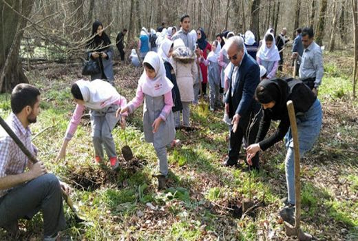 اجرای طرح هر مدرسه یک نهالستان در چهارمحال و بختیاری اجرایی شد