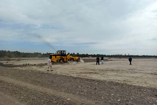 ساخت و سازهای غیر مجاز در اراضی کشاورزی شهرستان بمپور تخریب شد