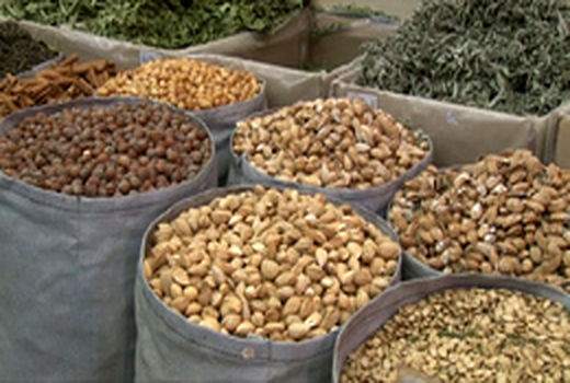 تولید سالانه ۱۰ هزار تن انواع خشکبار و دارو‌های گیاهی در خوانسار