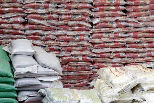 کالاهای اساسی به‌ اندازه کافی در اصفهان ذخیره شده است