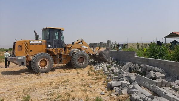 استمرار عملیات قلع و قمعِ تغییر کاربری‌های غیر مجاز در اراضی کشاورزی رامهرمز 