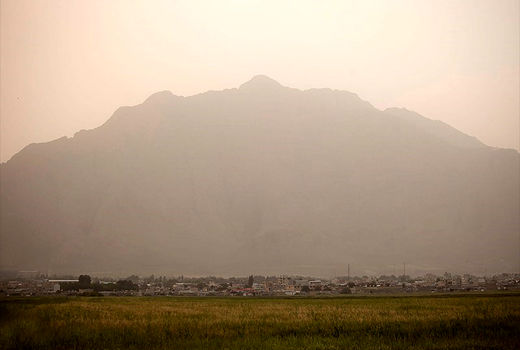 ورود موج گرد و غبار با افزایش وزش باد در ایران