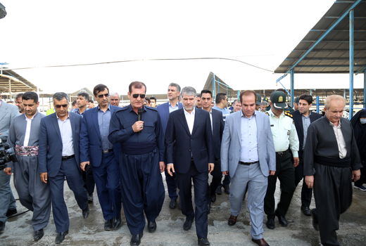 وزیر جهاد کشاورزی از شرکت دامپروری شیری هزار راسی کاوات در شهرستان روانسر بازدید کرد