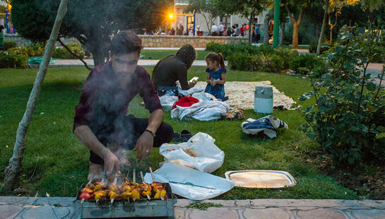 گالری عکس:افطار در فضای سبز شهری