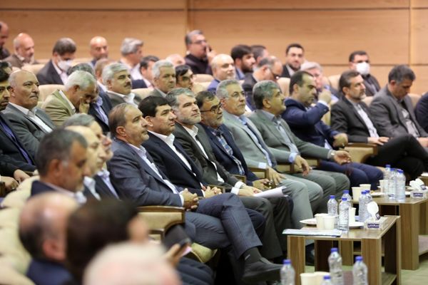 رونمایی و ابلاغ سند کشت محصولات استان ها در سال زراعی ۱۴۰۲-۱۴۰۱/ برگزاری اولین اجلاس سراسری الگوی کشت محصولات کشاورزی 