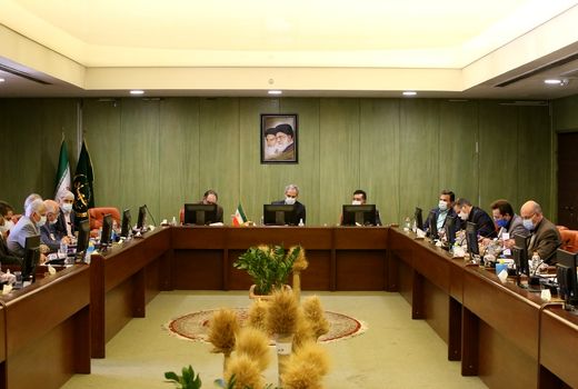 اتحادیه‌های روستایی و عشایری در توسعه کشاورزی قراردادی مشارکت کنند