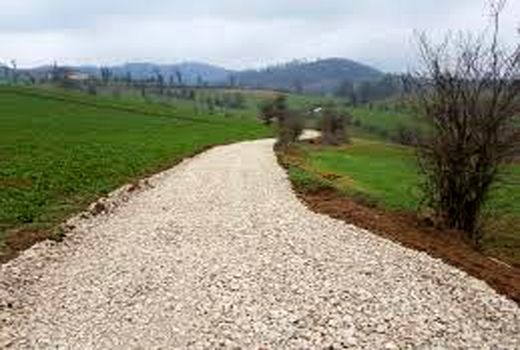 اصلاح و ترمیم جاده بین مزارع شهرستان مهران