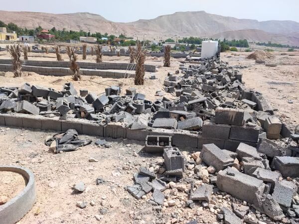 تخریب ساخت و سازهای غیر مجاز در لارستان 