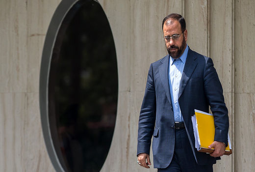 اعلام وصول سوال از رییس‌جمهوری غیرقانونی است