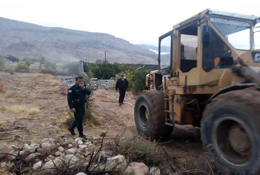 تخریب 15 مورد ساخت و سازهای غیرمجاز در داراب