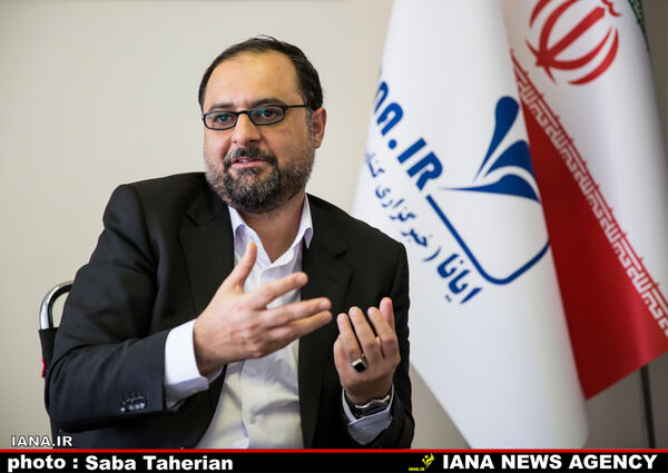نیازمند نهادهای پرقدرت هستیم تا همیار دولت باشند