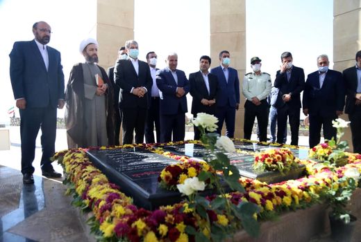 وزیر جهاد کشاورزی با شهدای شهرستان شبستر تجدید میثاق کرد