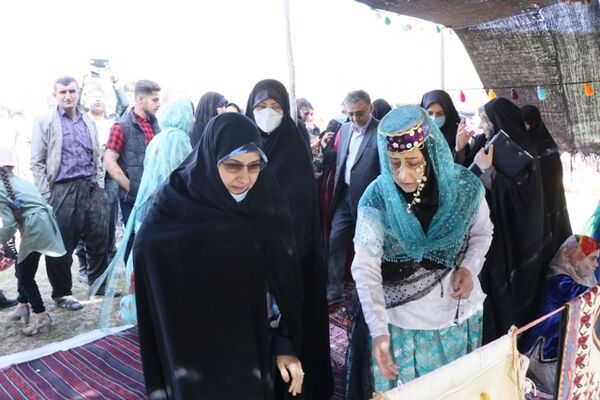 پیگیر رفع مشکلات بانوان عشایر آذربایجان غربی خواهم بود