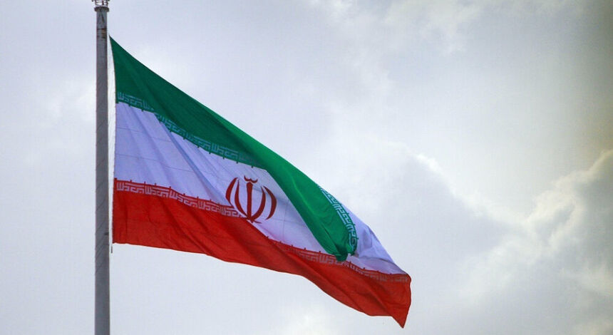 پرچم ایران نماد اقتدار و امنیت غذایی است