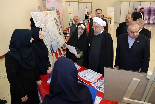 رئیس جمهور از نقشه پراکنش توان‌افزایی زنان روستایی و عشایری در تولید و مصرف محصول سالم بازدید کرد