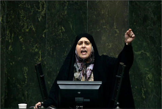 ورود رهبری به ابرچالش های فعلی، راه نجات کشور است