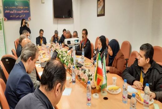 بازدید کارشناسان فنی سازمان جهاد کشاورزی از شرکت دانش بنیان ریزجلبکی در استان گیلان