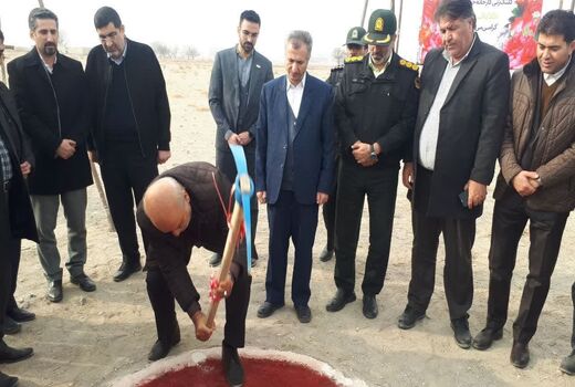 کلنگ زنی کارخانه خوراک طیور زنجیره تولید تخم مرغ درآذرشهر توسط معاون امور تولیدات دامی وزارت جهاد کشاورزی 
