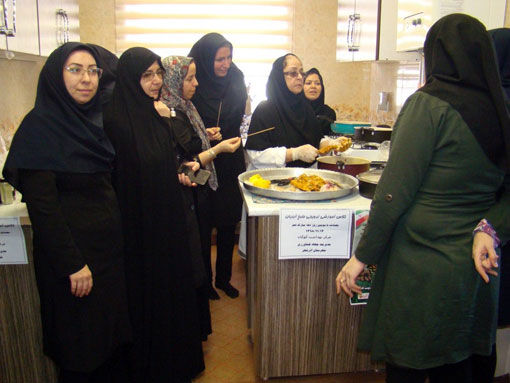 برگزاری کلاس آموزشی طبخ ماهی در کانون دوستدار سالمند گوگان شهرستان آذرشهر