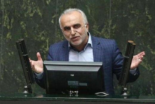 به کشاورزی به عنوان بخش مولد نگاه ویژه دارم