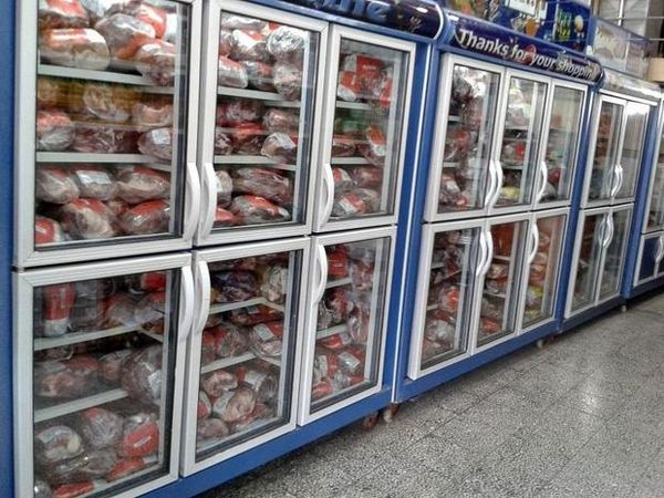 توزیع روزانه ۸تن و ۷۰۰ کیلو گرم  گوشت قرمز منجمد در استان قزوین