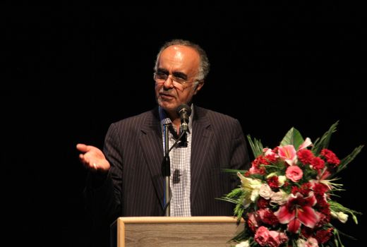  سیاست را وارد فرهنگ نکنید!