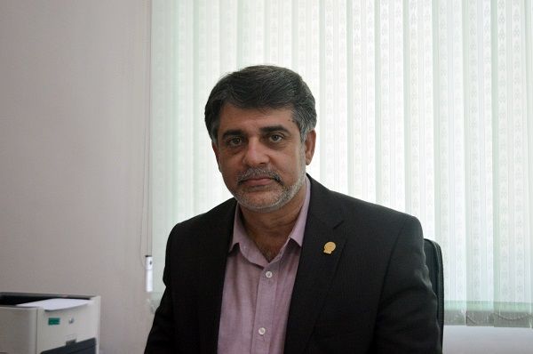 جهاد کشاورزی فارس درگیر مبارزه با بحران هجوم ملخ صحرایی و ویروس کرونا