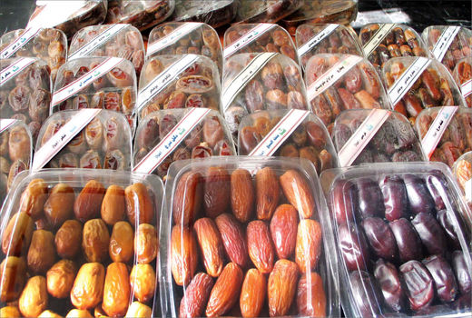 عرضه خرما در بورس کالا دست دلالان را کوتاه می‌کند