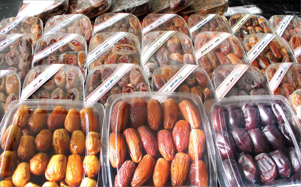 عرضه خرما در بورس کالا دست دلالان را کوتاه می‌کند