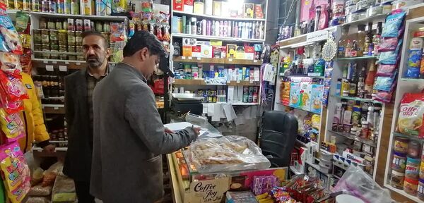 توزیع اقلام تنظیم بازار در ارسنجان 