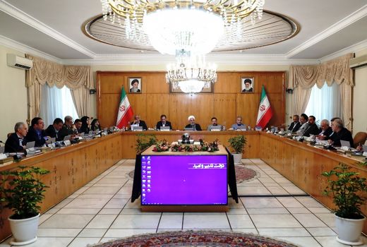 تقدیر رئیس جمهور از دست اندرکاران مبارزه با ملخ های صحرایی 