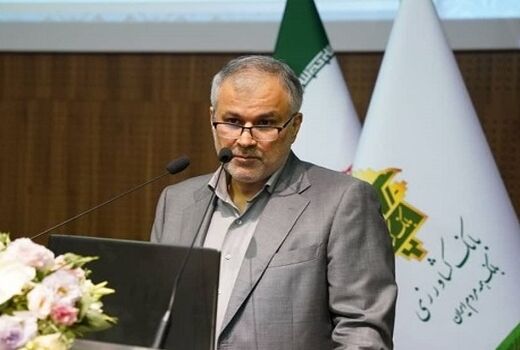 عضو هیأت مدیره بانک کشاورزی خبر داد: حمایت 94 هزار میلیارد ریالی از گلخانه ها و روش های نوین آبیاری