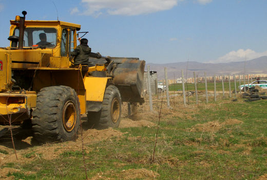 تخریب 22 بنای غیر مجاز در اراضی کشاورزی شهرستان البرز