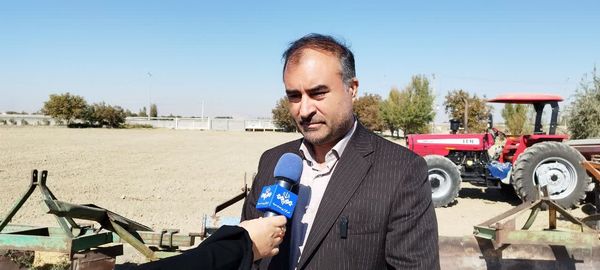 آغاز کشت پاییزه در آذربایجان‌غربی با کاشت کلزا

