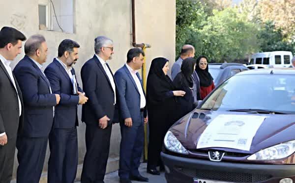 ضبط ۳۰۰ لیتر سم غیرمجاز در مانور نظارت بر داروخانه&zwnj;های گیاه&zwnj;پزشکی فارس