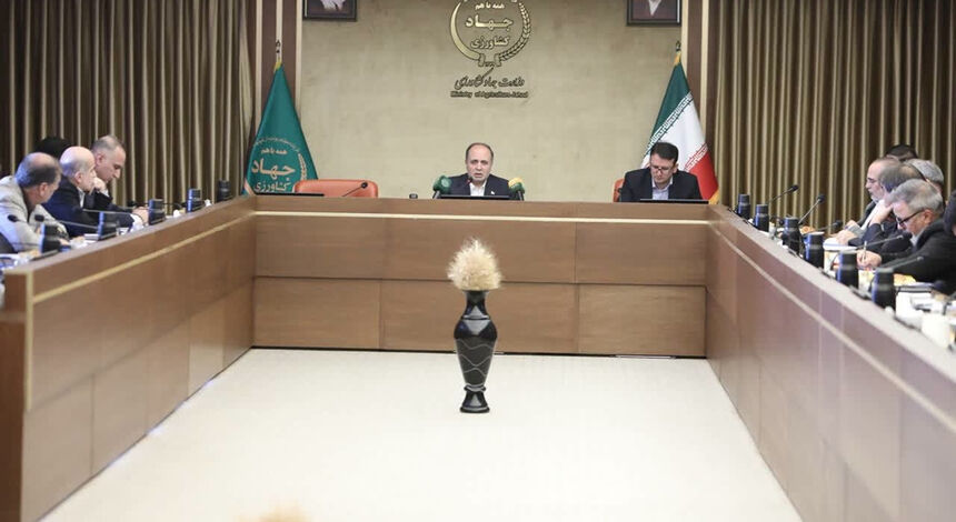 تولید و تأمین از عوامل مؤثر در کنترل تورم کالاهای اساسی است/ اجازه ندادیم کمبود عامل تورم شود